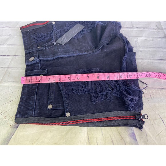 LF The Brand Shorts Women Size 26 Black Button-fly Red Zip Detail Cut-offs NEW - Picture 11 of 11